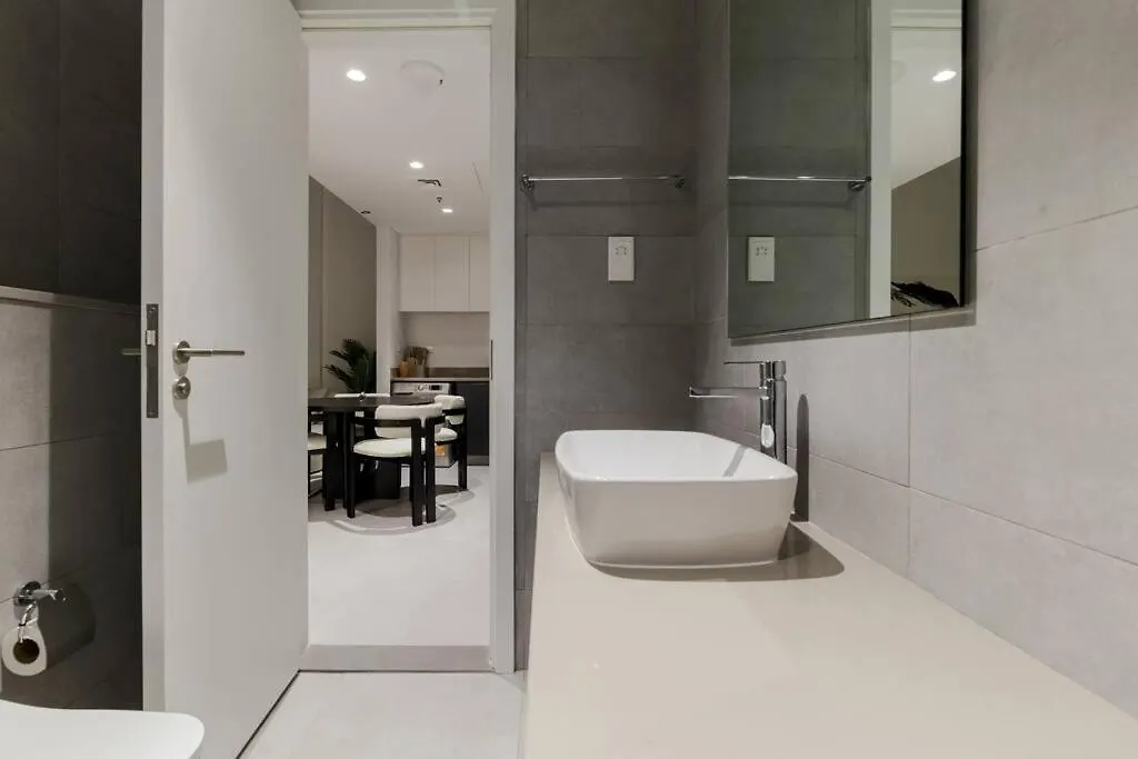 Sahab - Courtyard View 1Br Apartment Sharjah