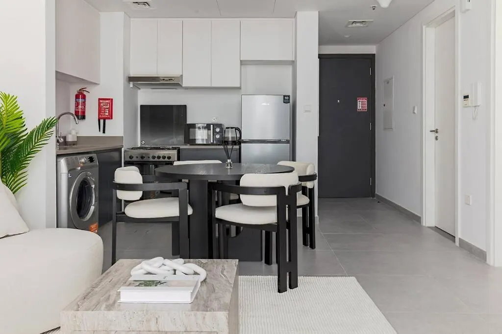 Sahab - Courtyard View 1Br Apartment Sharjah
