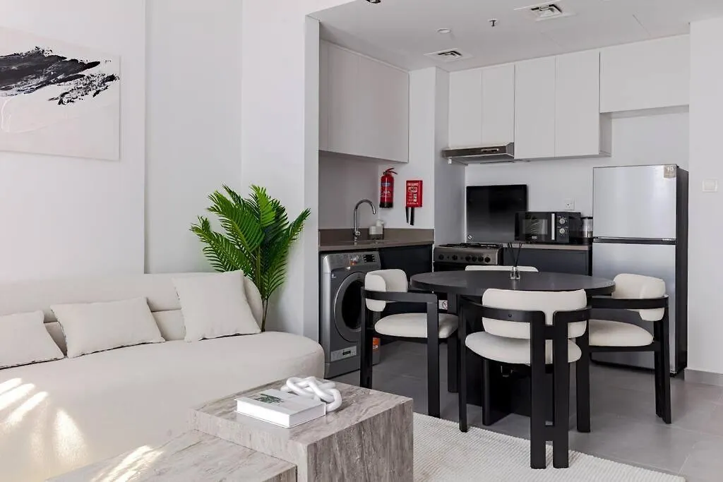 Sahab - Courtyard View 1Br Apartment Sharjah