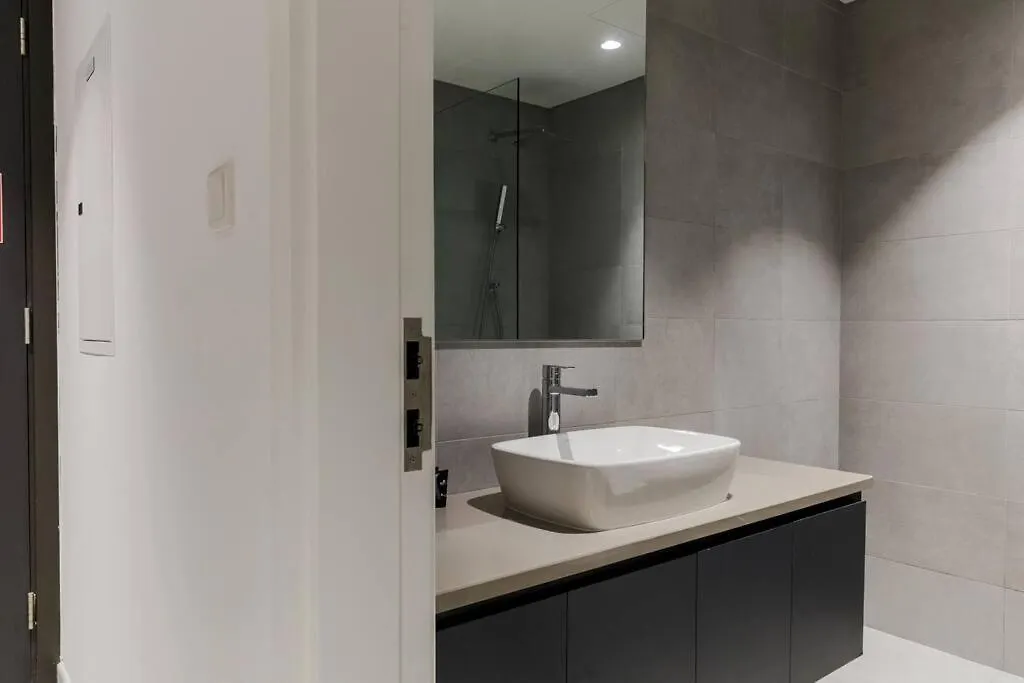 Sahab - Courtyard View 1Br Apartment Sharjah